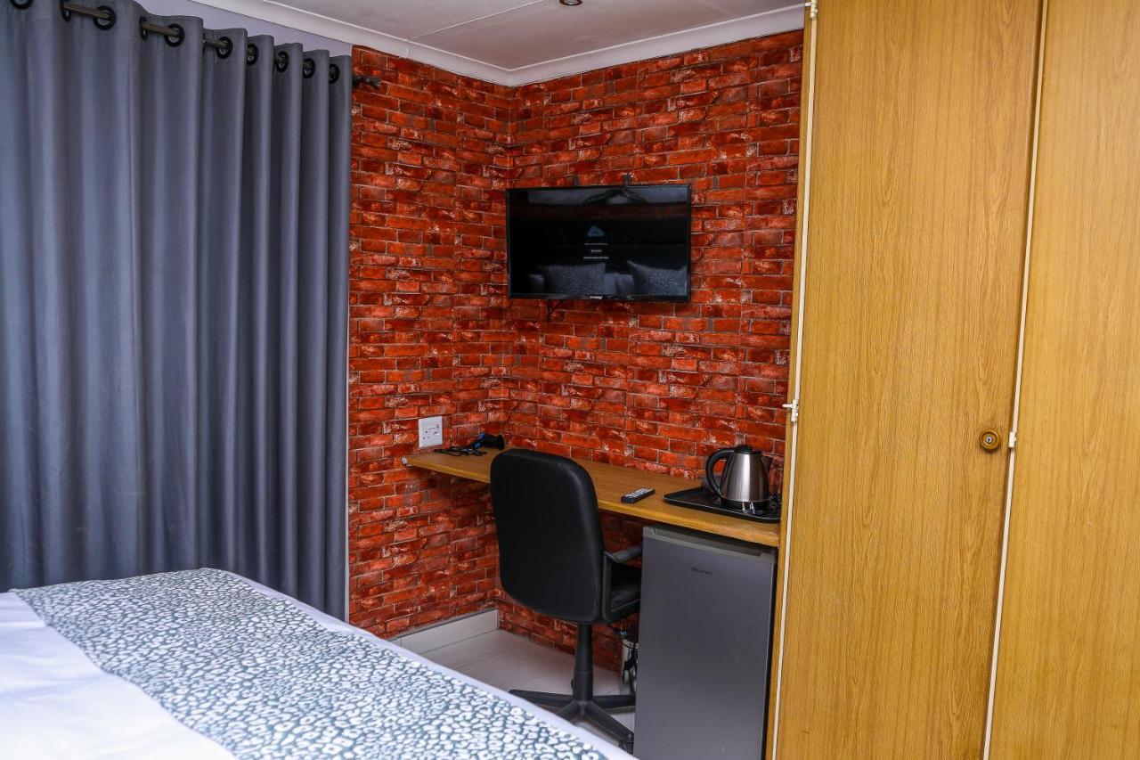 Delux Guesthouse Volksrust المظهر الخارجي الصورة